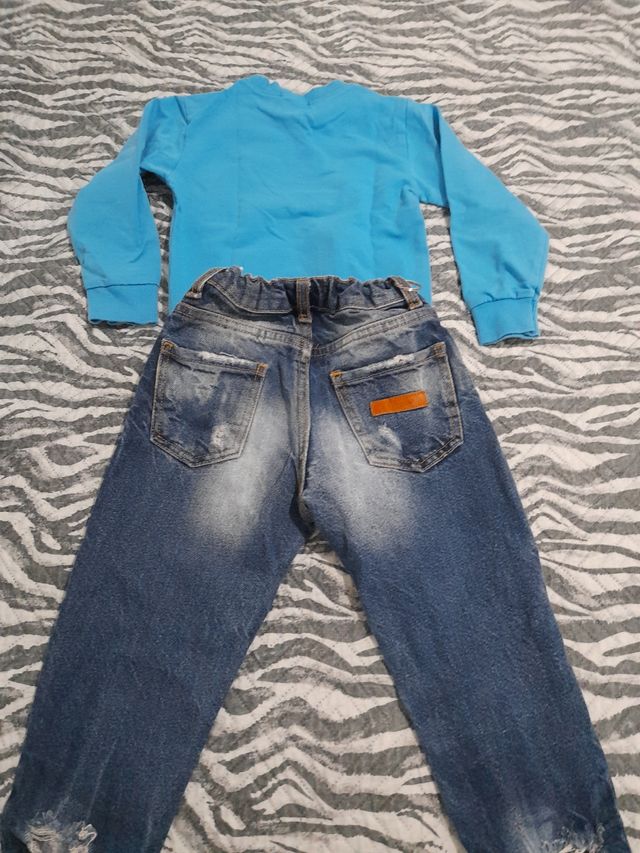 Felpa e jeans bimbo 3 anni