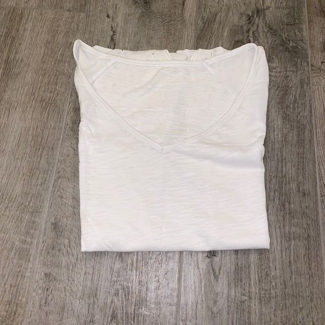 T-shirt cotone bianco con maniche in sangallo