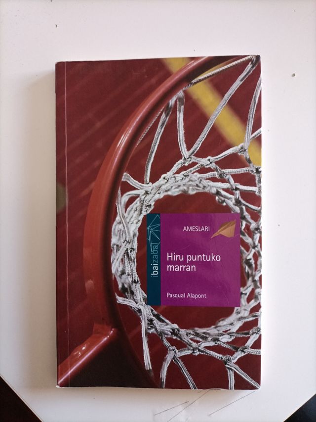 HIRU PUNTUKO MARRAN de Pasqual Alapont en EUSKERA