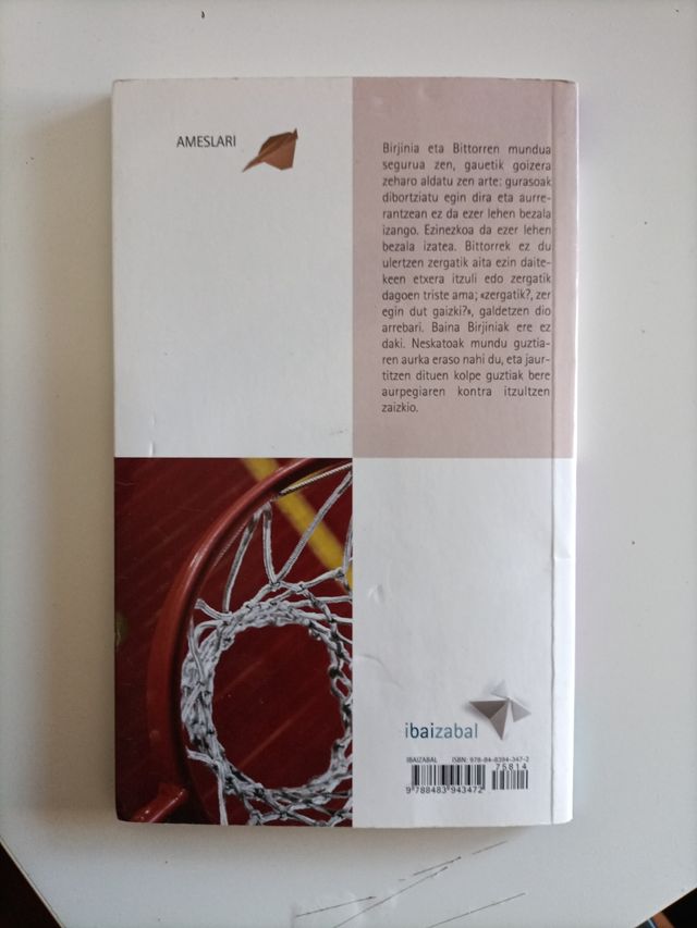 HIRU PUNTUKO MARRAN de Pasqual Alapont en EUSKERA