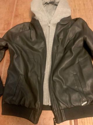 Guess cazadora 2 en 1 original .UnisexVer medidas