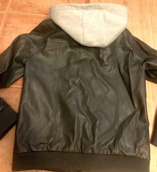 Guess cazadora 2 en 1 original .UnisexVer medidas