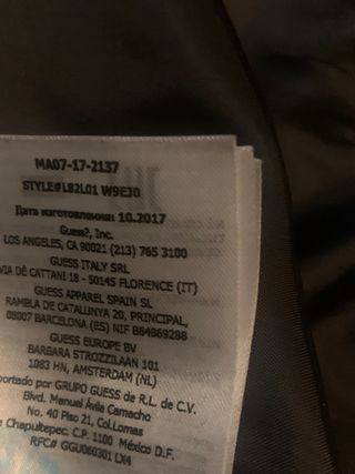 Guess cazadora 2 en 1 original .UnisexVer medidas