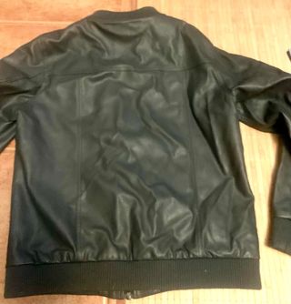 Guess cazadora 2 en 1 original .UnisexVer medidas