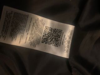 Guess cazadora 2 en 1 original .UnisexVer medidas