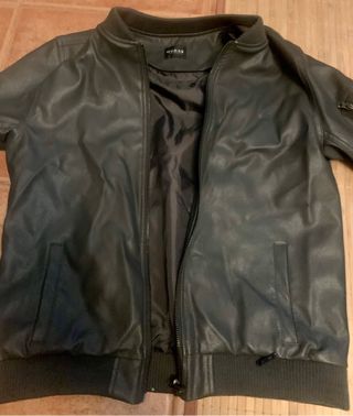 Guess cazadora 2 en 1 original .UnisexVer medidas