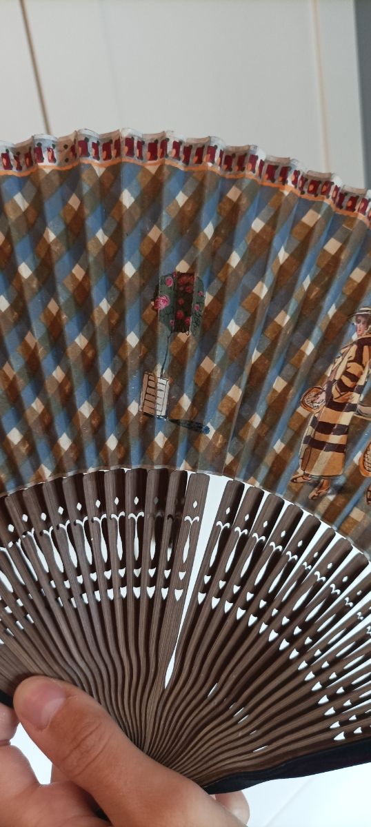 Hand painted fan