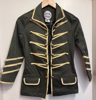 chaqueta Almatrichi detalles dorados 