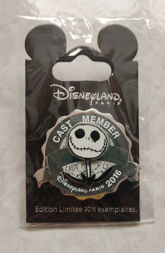 Pin Cast Members Disneyland París 2016