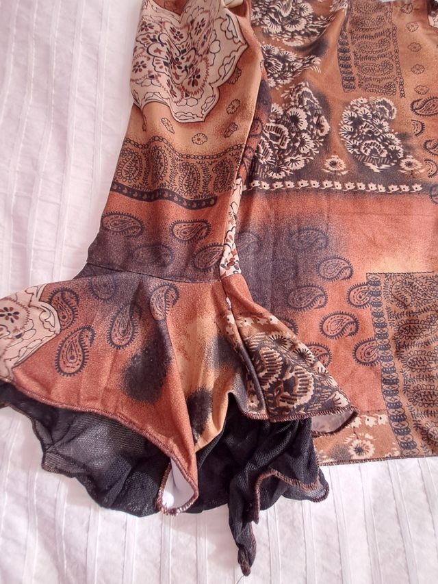 Csmiseta con mangas faralaes