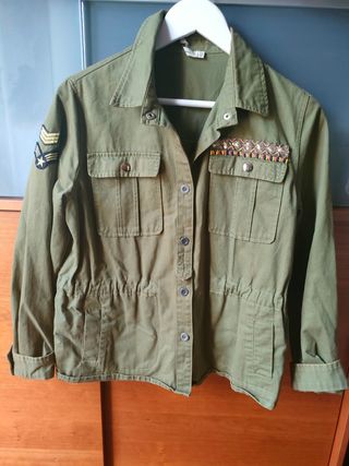 Chaqueta de loneta estilo militar 