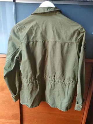 Chaqueta de loneta estilo militar 