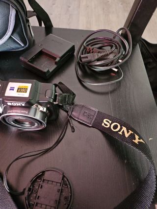 Sony Cybershot DSC-H3