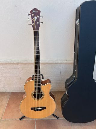 Bajo acustico Ibanez 5 cuerdas