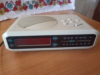 Radio reloj despertador vintage