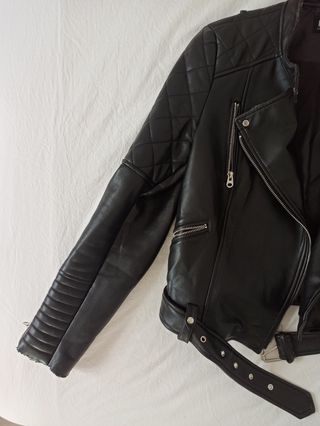 Cazadora cuero negra