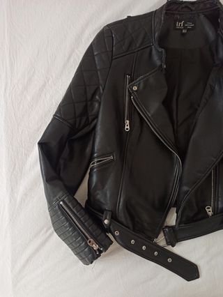 Cazadora cuero negra