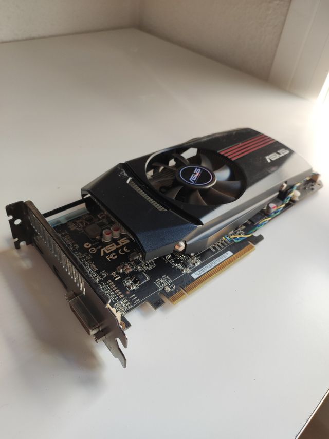 Grafica Asus HD 5850
