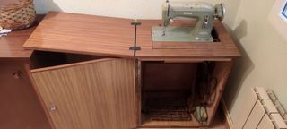2 Maquinas coser. URGE.