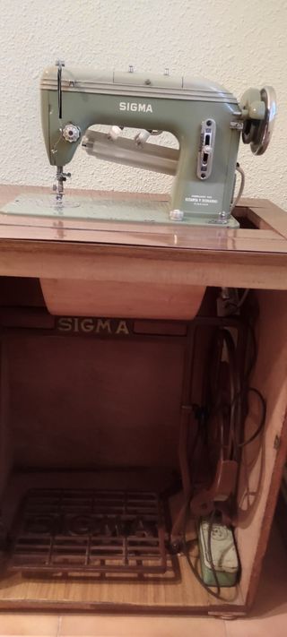 2 Maquinas coser. URGE.