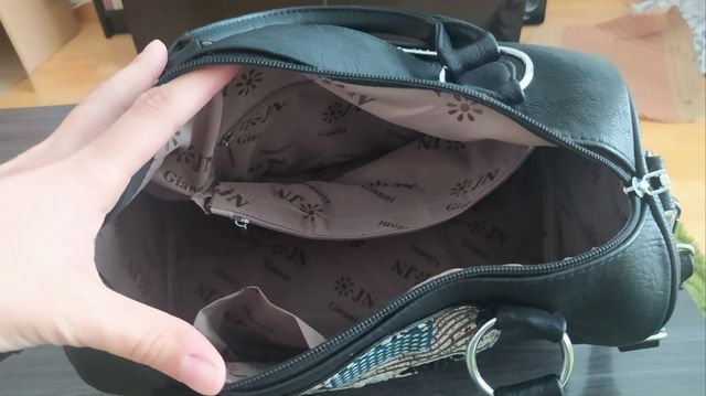 BOLSO DE PIEL, CON CALAVERA