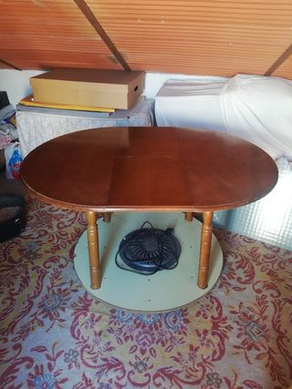 Mesa comedor / salón extensible con tarima.