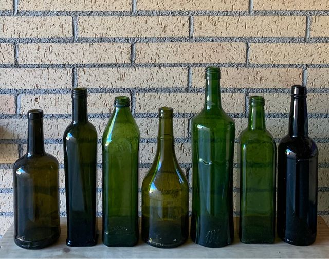 Lote de botellas de cristal de color