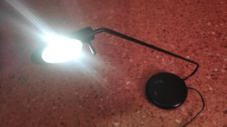 Lampara halogena de mesa