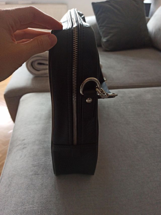 Guy Laroche. Maletín