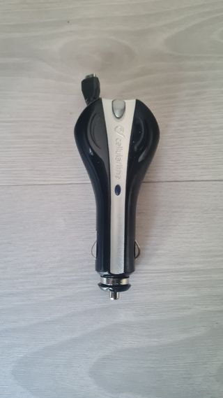 Caricabatterie auto cellularline
