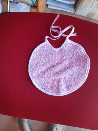 Babero Rosa bebe