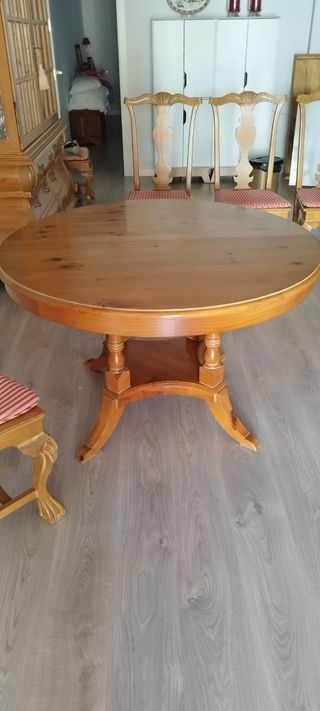 Se vende mesa de comedor, en perfectas condicione 