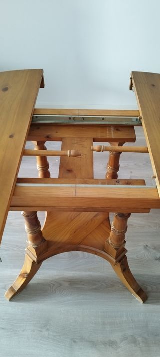 Se vende mesa de comedor, en perfectas condicione 