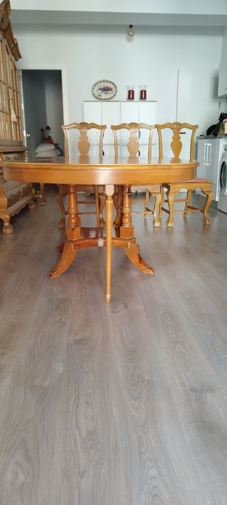 Se vende mesa de comedor, en perfectas condicione 