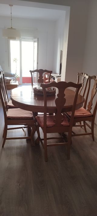 Se vende mesa de comedor, en perfectas condicione 
