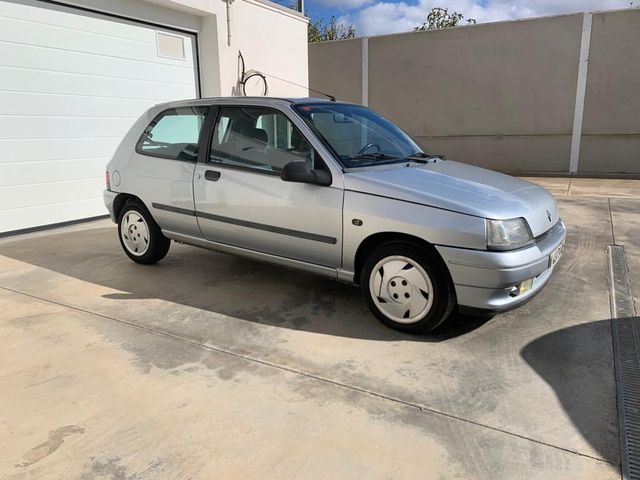 Renault Clio 1992