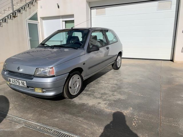 Renault Clio 1992