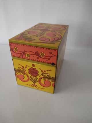 ANTIGUA LATA JABONES AVON