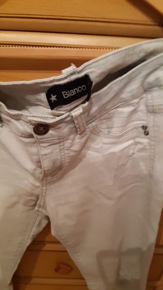 pantalones vaqueros blancos talla M. Marca blanco