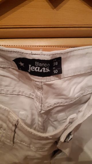 pantalones vaqueros blancos talla M. Marca blanco