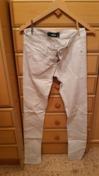 pantalones vaqueros blancos talla M. Marca blanco