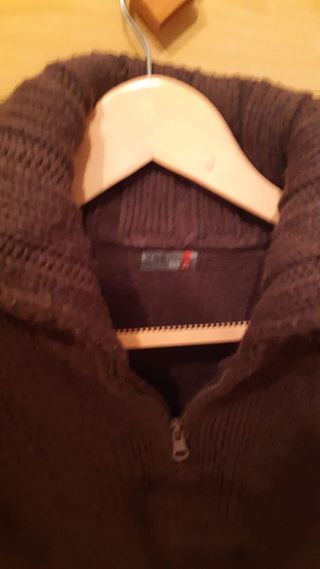 Jersey Bershka marrón talla M