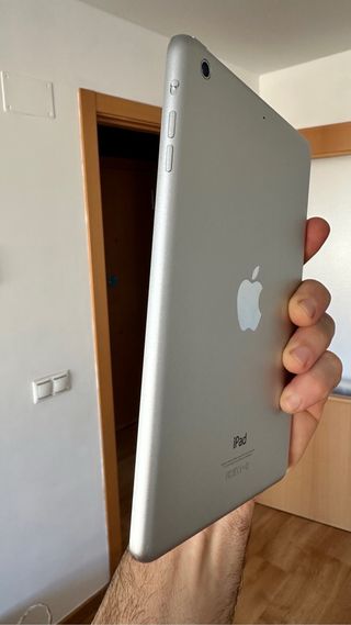 iPad mini 2 como nuevo 16gb con funda.