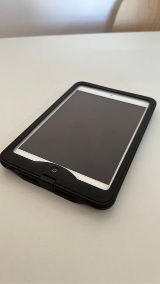 iPad mini 2 como nuevo 16gb con funda.