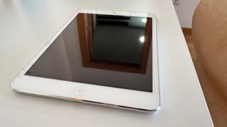 iPad mini 2 como nuevo 16gb con funda.