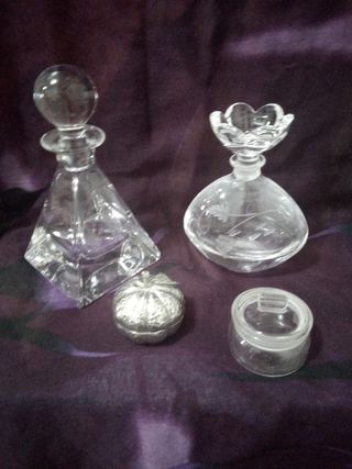 Set piccole bottiglie e scatoline da collezione