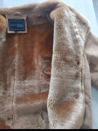 Chamarra de piel vuelta.