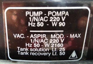 Aspirador de estofos, automóvel