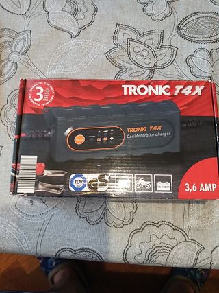 CARGADOR DE BATERÍAS PARA AUTOS Y MOTOS