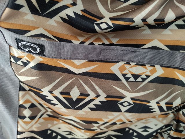 Chaqueta nieve SAGA Fatigue Talla L (299,95€)